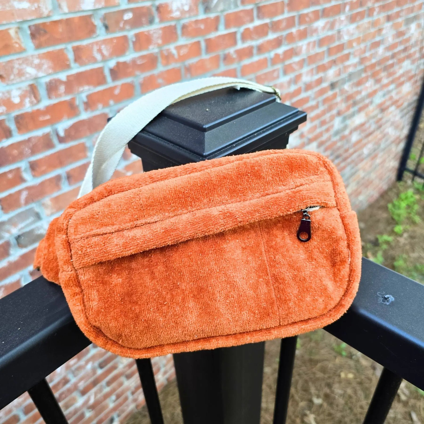 1970s Vintage Towel Crossbody Bum Bag, Retro Boho Fanny Pack, Handmade Terry Cloth Bag, Festival Crossbody Belt Bag, Upcycled Vintage Style Maypop House Designs