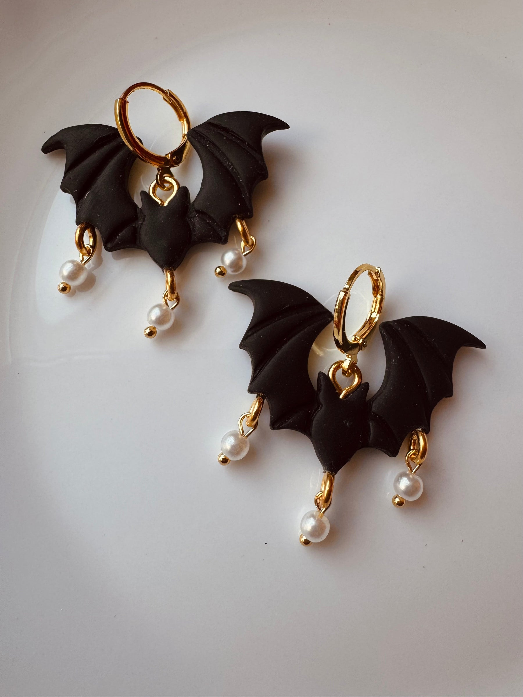 Dainty Bats