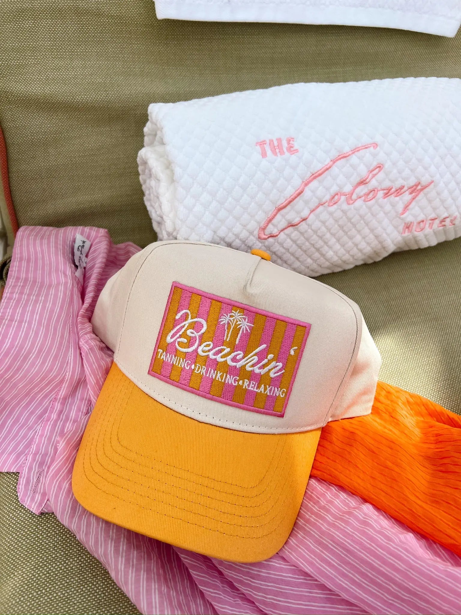 Beachin' - Vintage Trucker Hat KenzKustomz