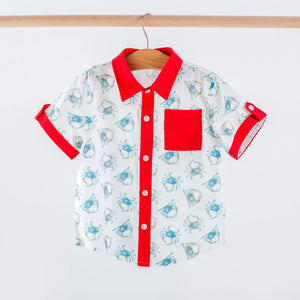 Catching Crabs Kid's Short Sleeve Collared Shirt Nola Tawk