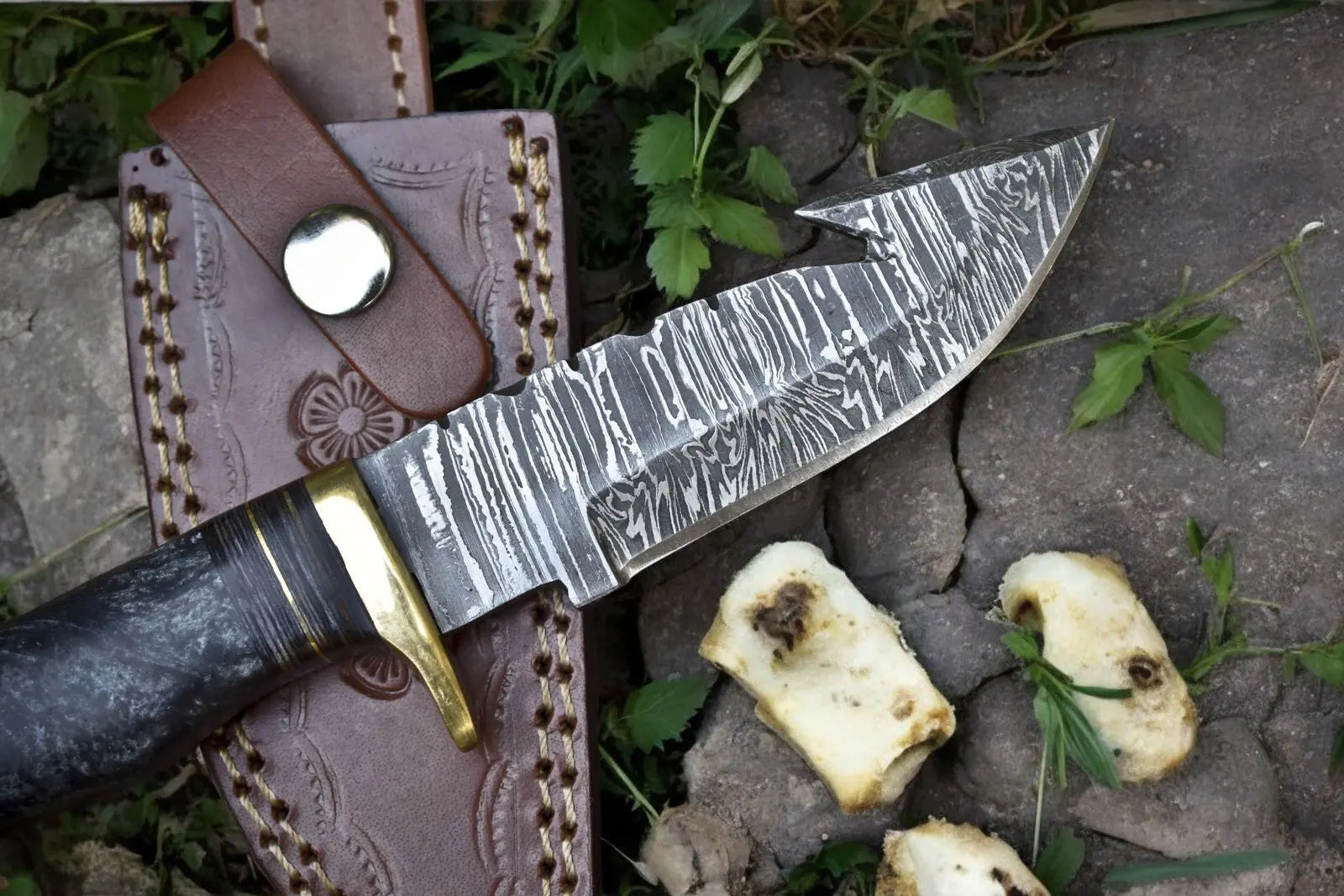 Custom Handmade Damascus Hunting Knife – 8" with Sheath Damascus Knife Store