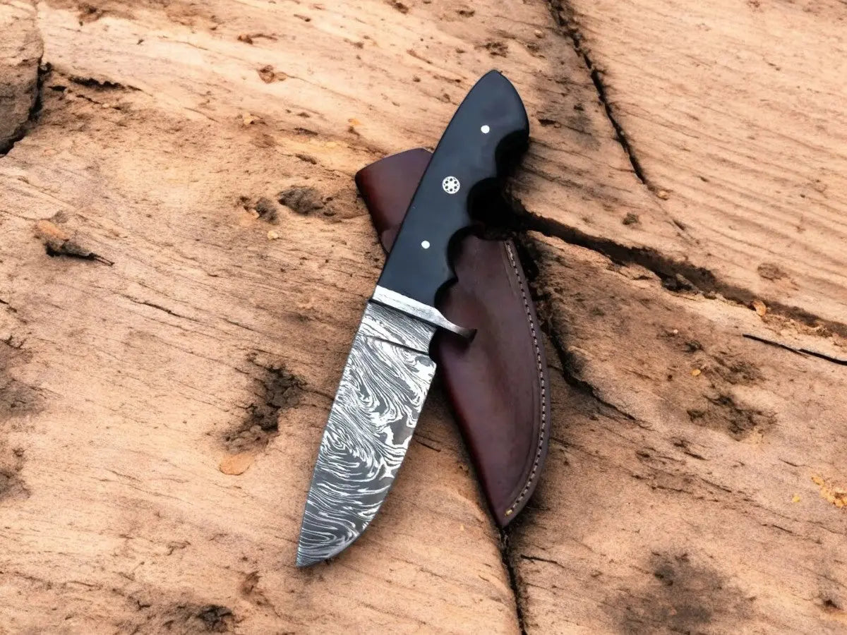 Custom Handmade Damascus Hunting Knife – Buffalo Horn Handle Damascus Knife Store