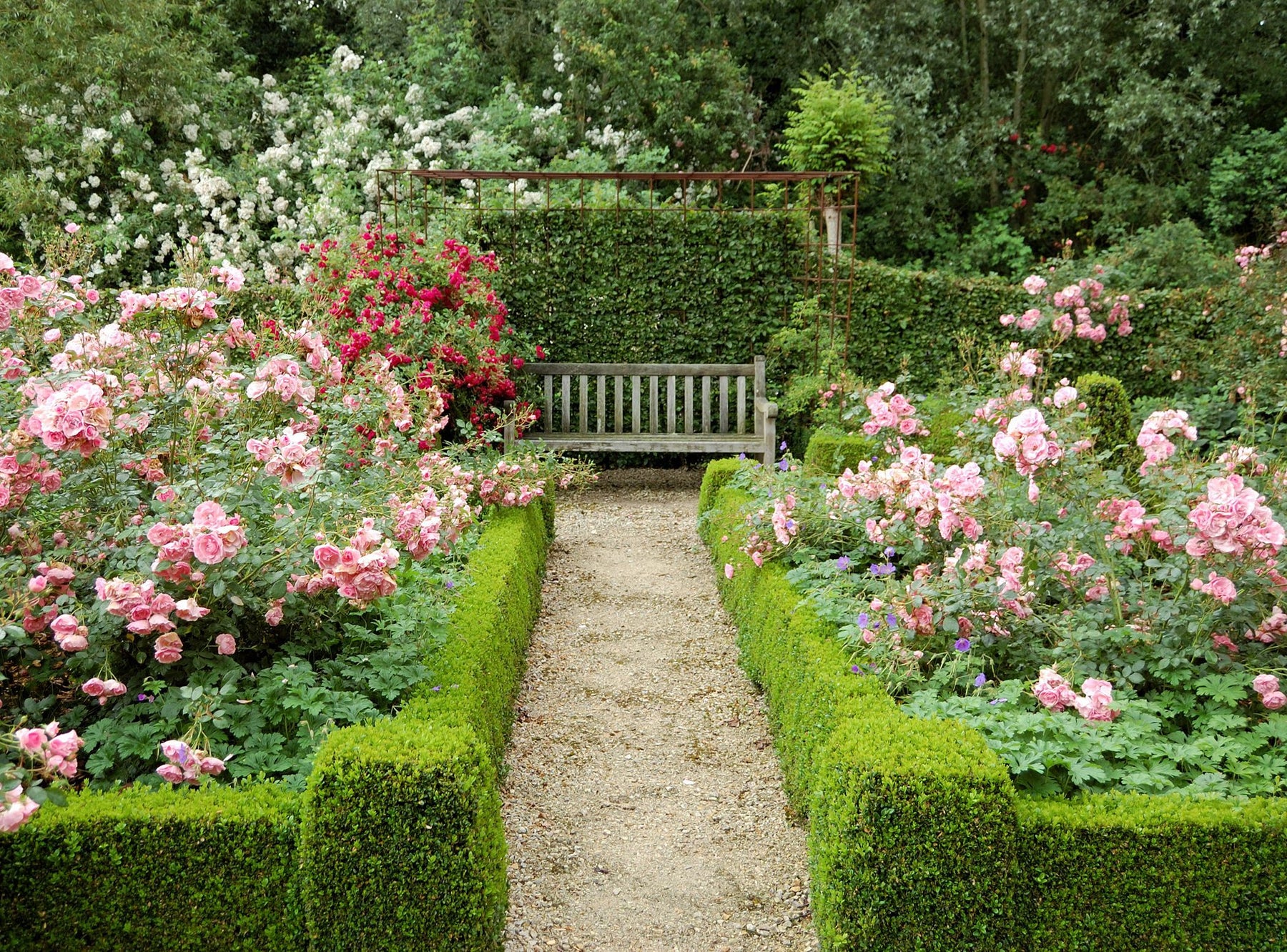 English Garden Soy Candle – Elegant Floral Scent | Mam Jam’s
