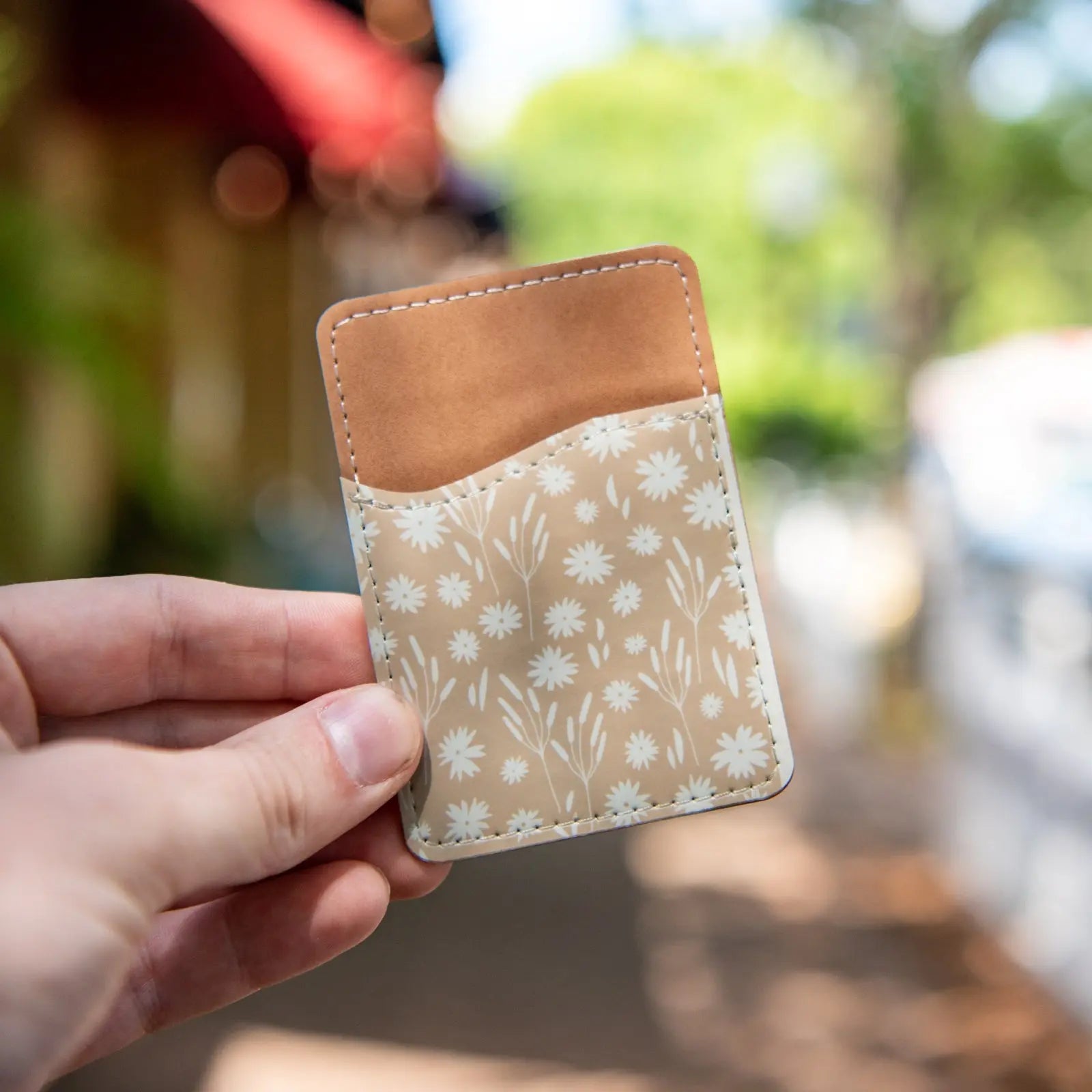 Daisy Daydream Pattern - Phone Wallet Still Magnolia