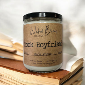 Book Boyfriend Candle | Pine, Smoke & Tonka Bean – Soy Wax
