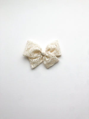 Ivory Lace Pinwheel