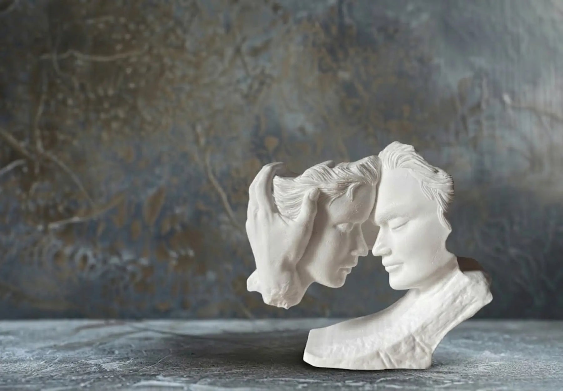 Lovers minimalist sculpture by Believe Candle