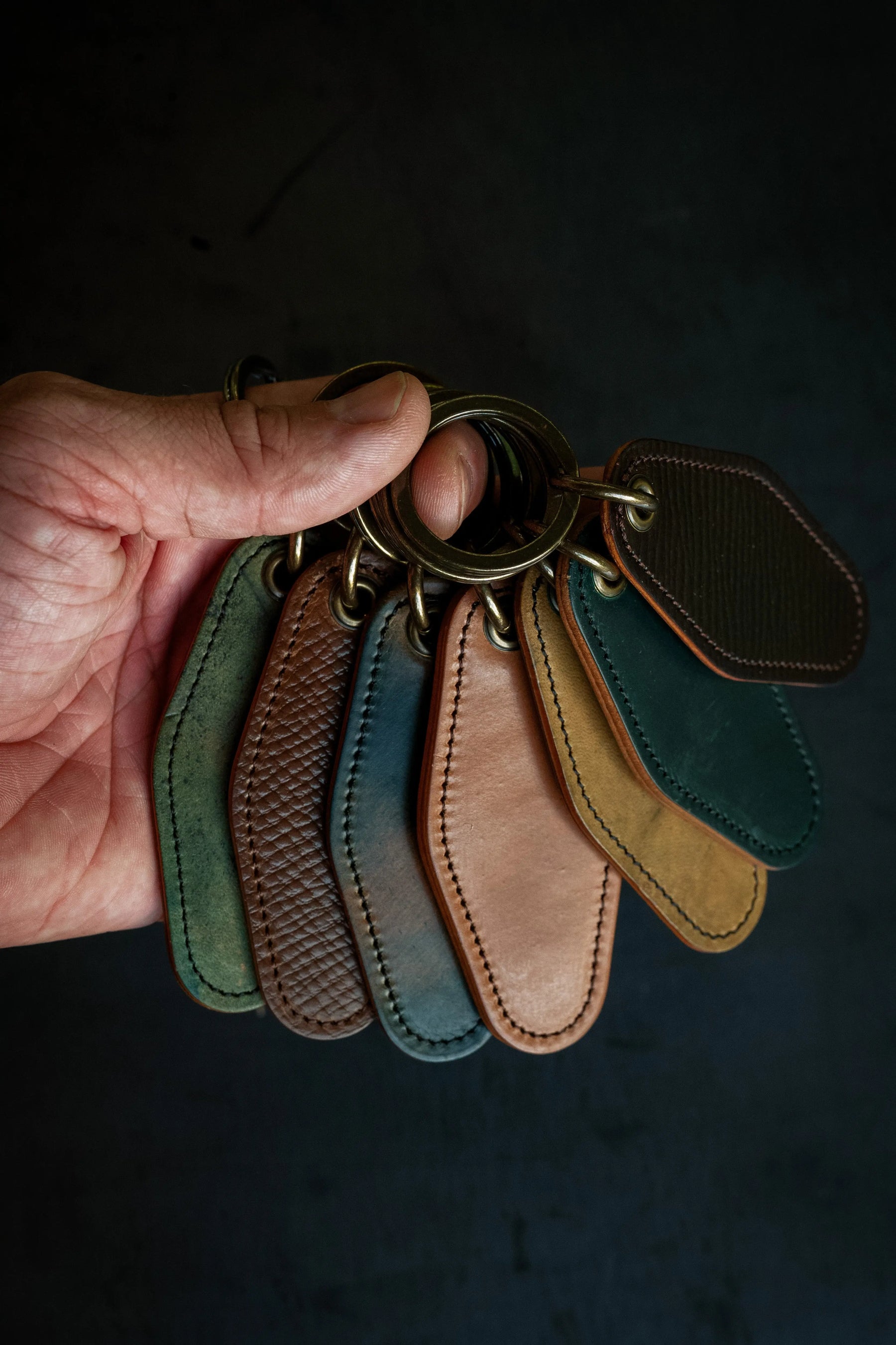 Motel Key Ring - Dark Cognac Hatchgrain Shell Cordovan Loyal Stricklin