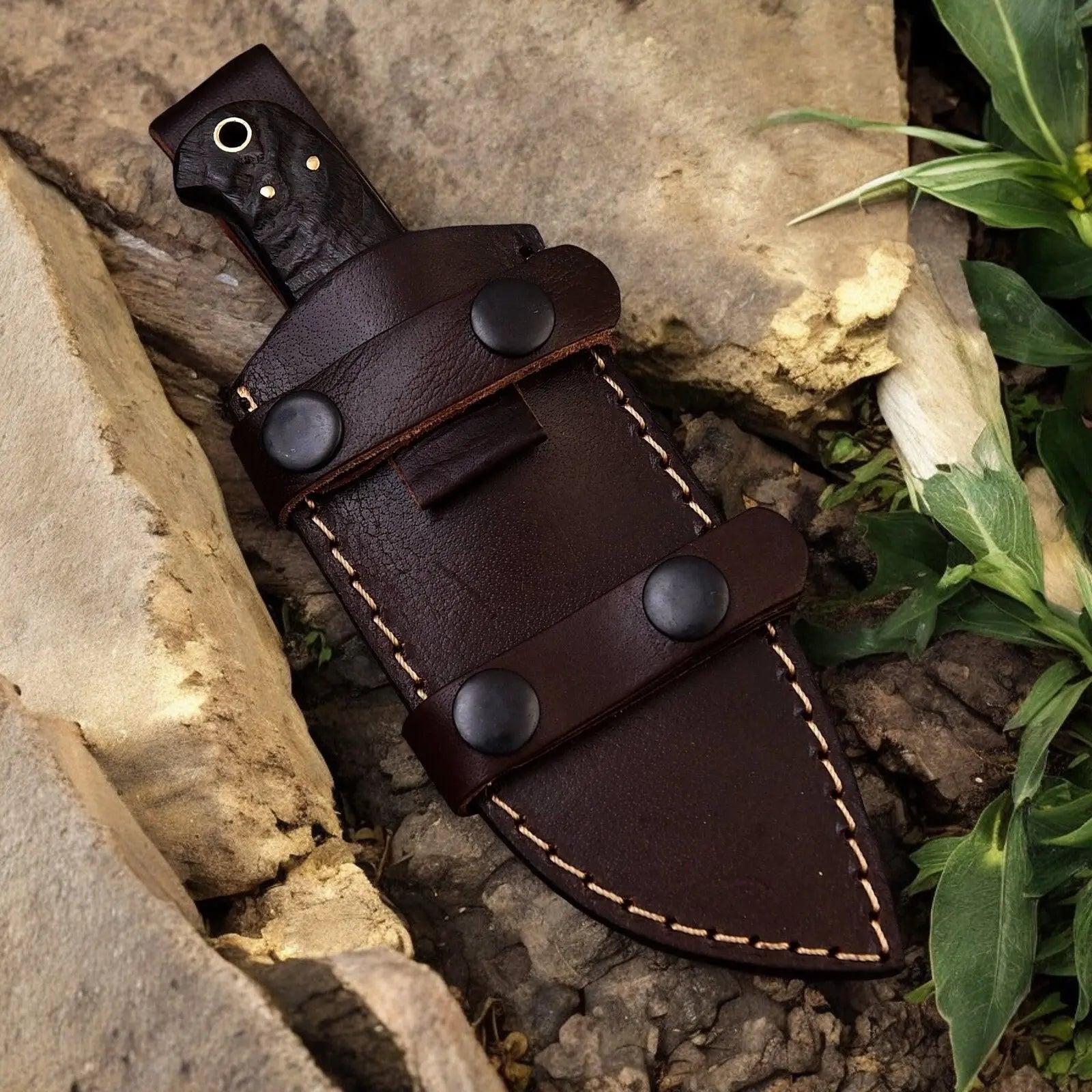 Premium Handmade Hunting Knife with Sheep Horn Handle Damascus Knife Store