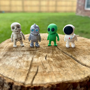 3D Printed Sci-Fi Guys Mini Bundle: Alien, Robot, Astronaut, Skeleton Figures on Wooden Stump