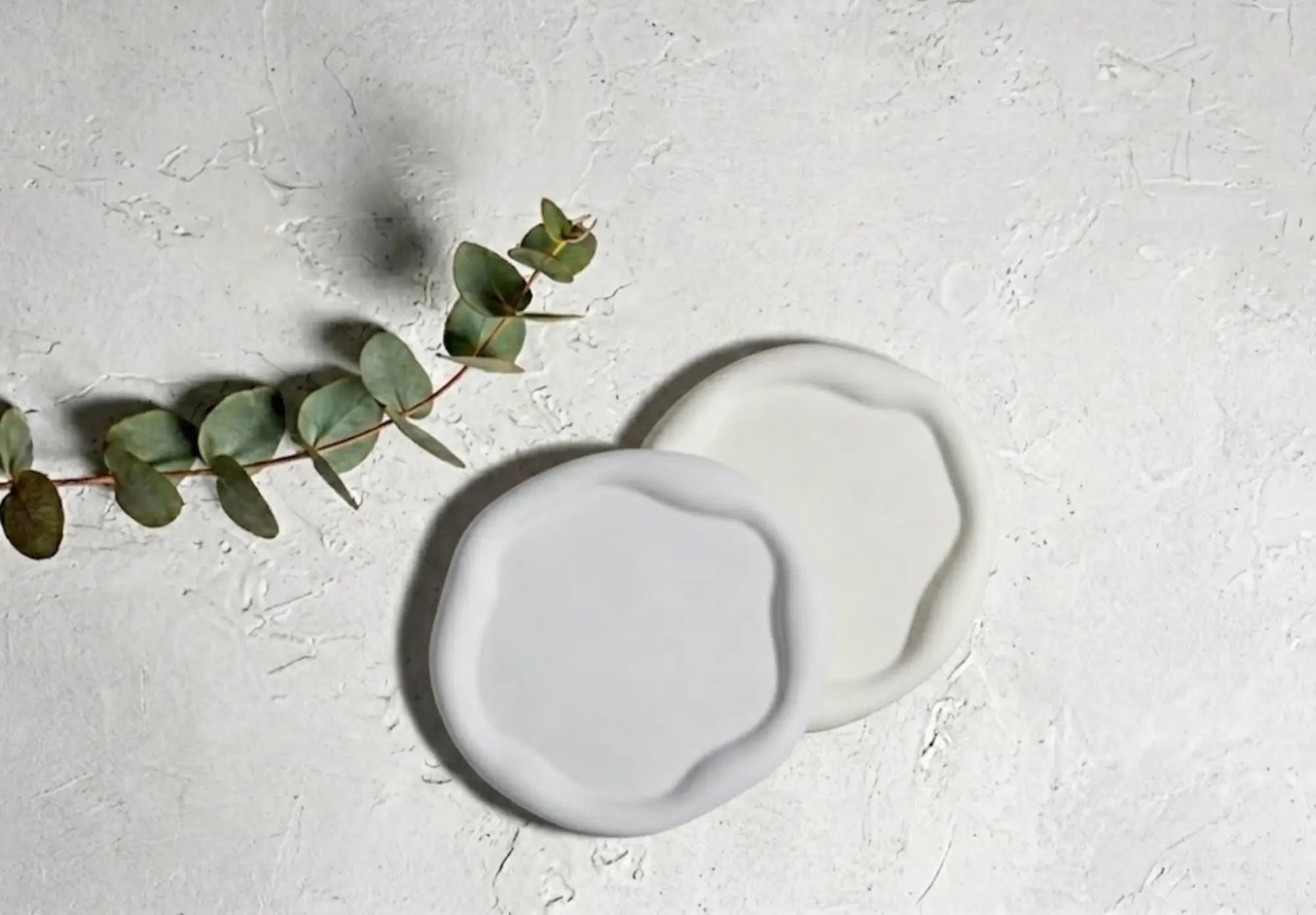 Wavy ceramic tray by Believe Candle