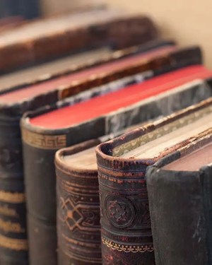 Aged Books | Rich Leather · Warm Woods