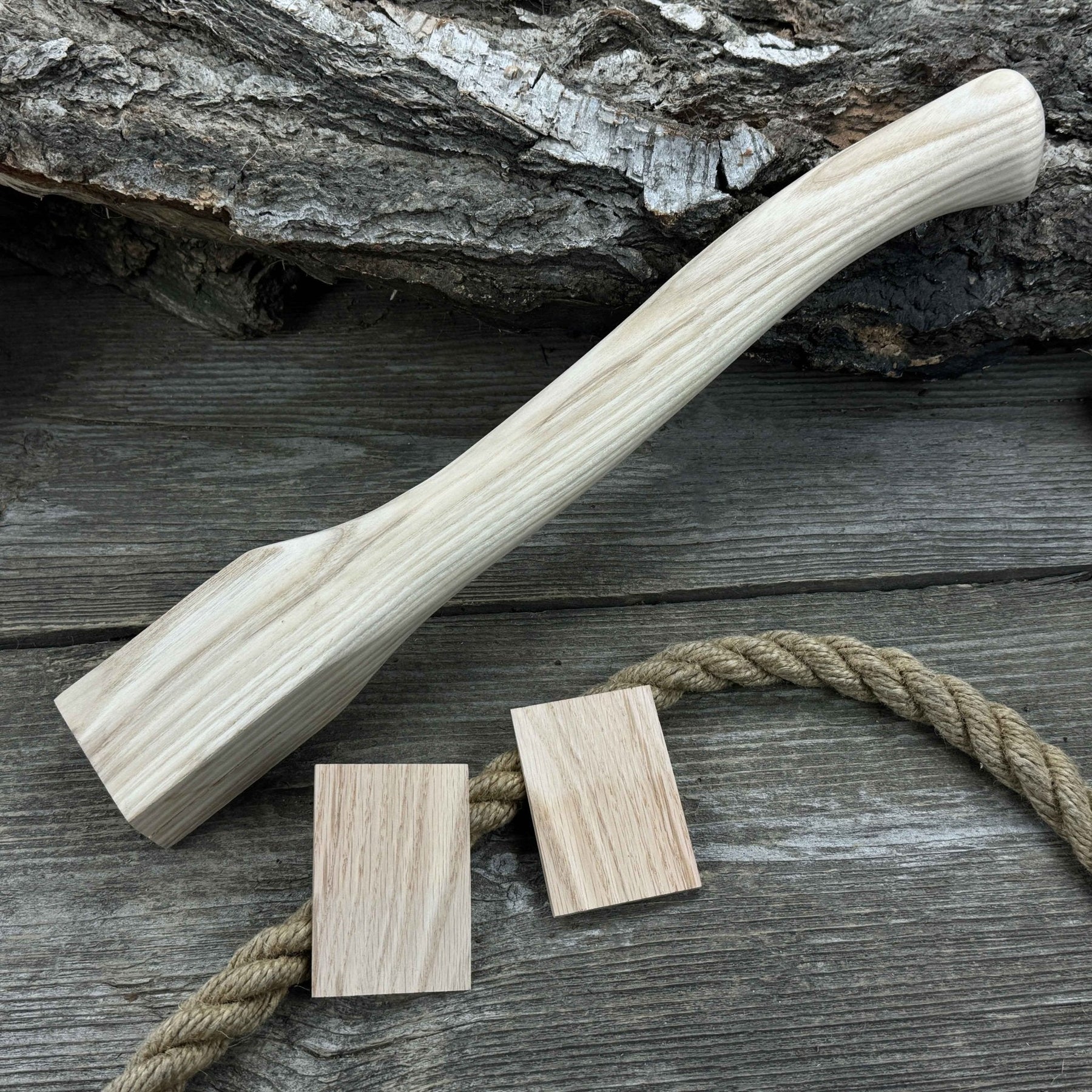 Ash Wood Axe Handle with Red Oak Wedges, 41.5 cm (16.3 in)