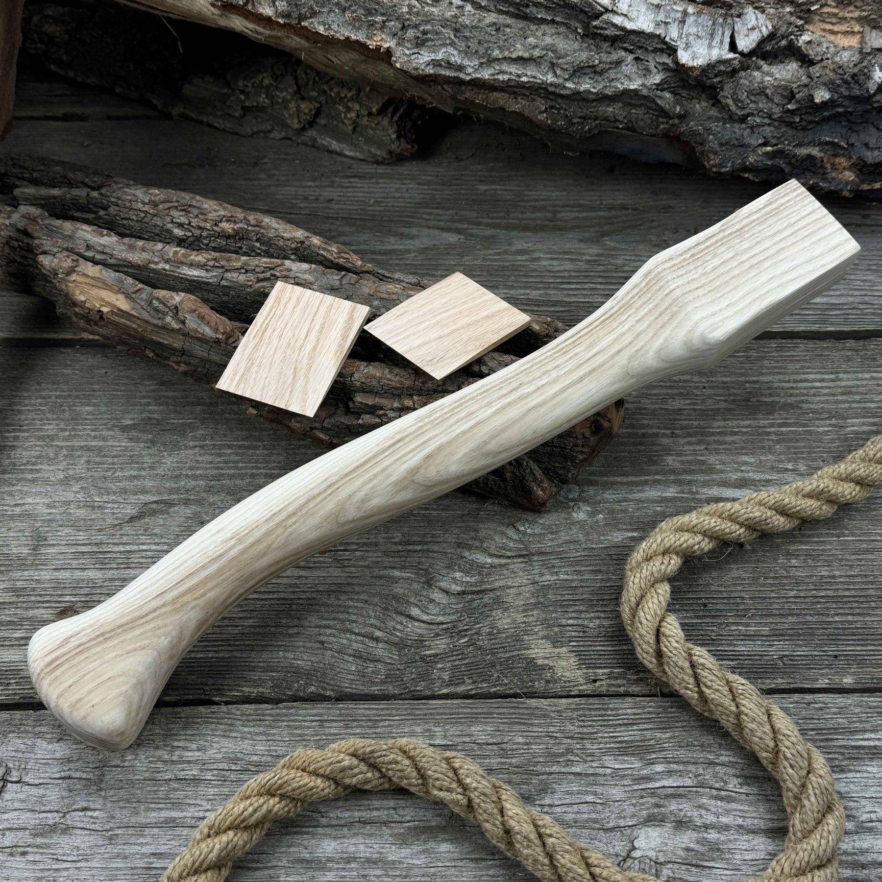 Ash Wood Axe Handle with Red Oak Wedges, 42 cm (16.54 in)