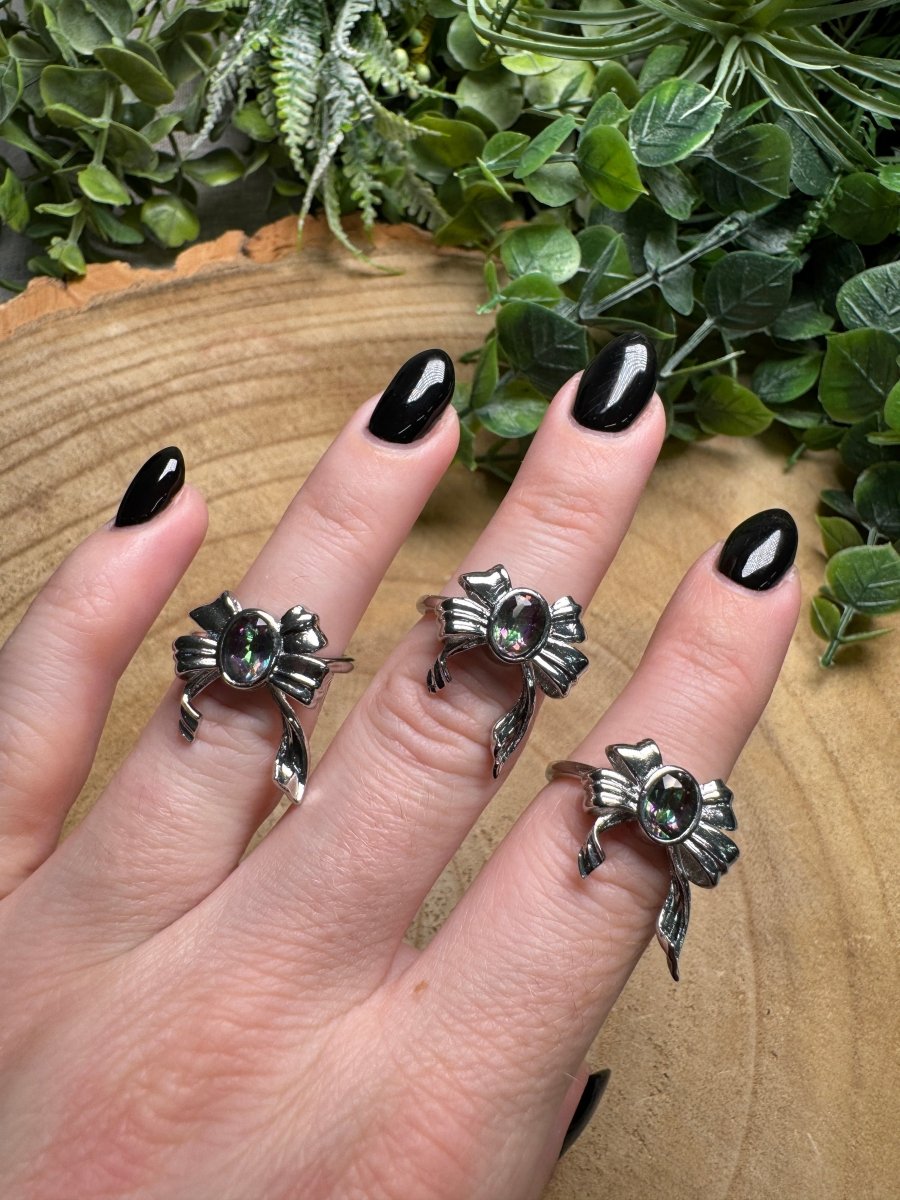 Aura Glass Bow Ring Adjustable