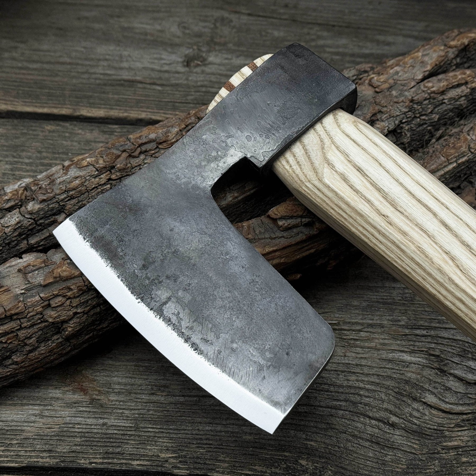 Carpenter’s Axe with Leather Shoulder Sheath, 0.84 kg (1.85 lb)