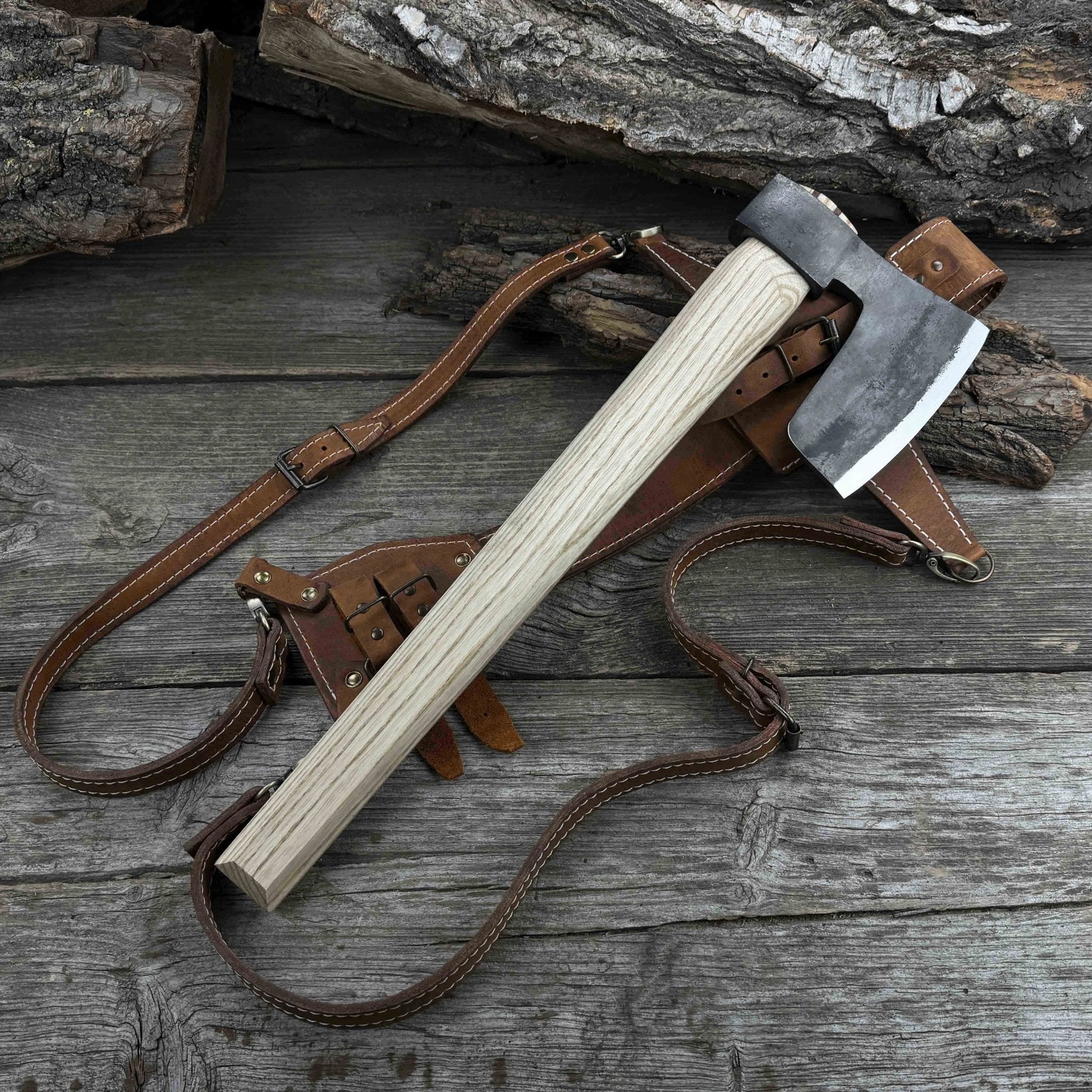 Carpenter’s Axe with Leather Shoulder Sheath, 0.84 kg (1.85 lb)