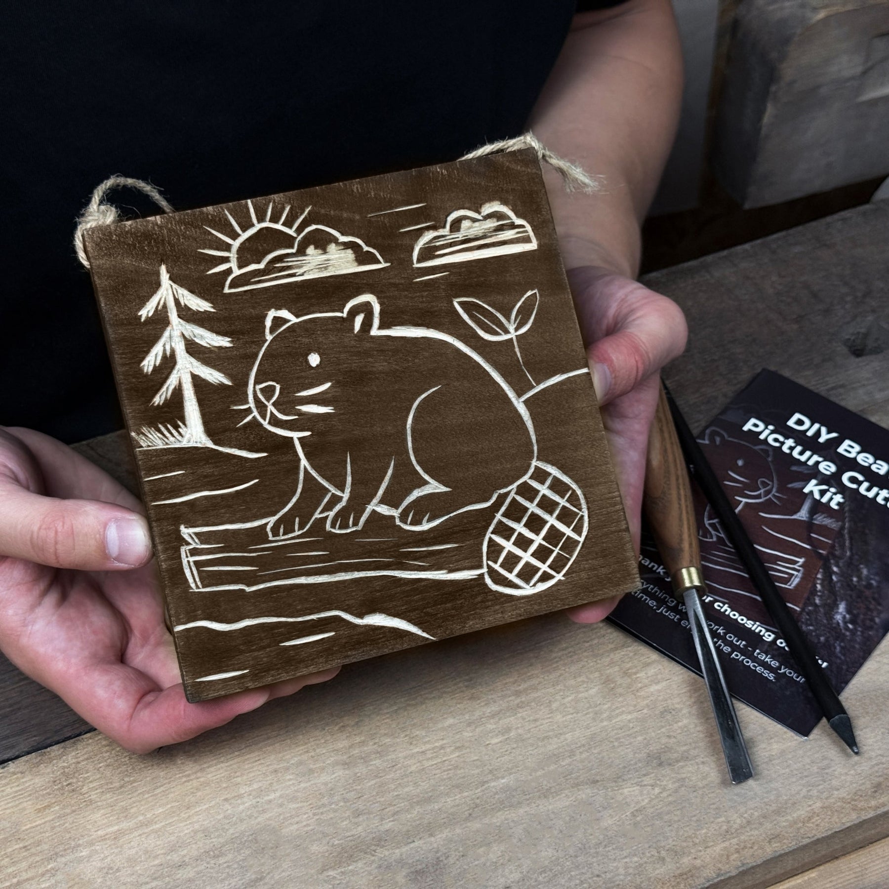 DIY Beaver Carving Kit – Wood Art Set with V-Chisel & Video Guide