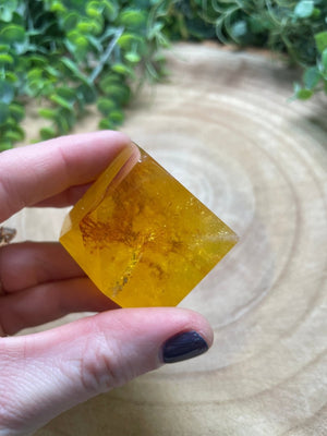 Fluorite Cube (chipped)