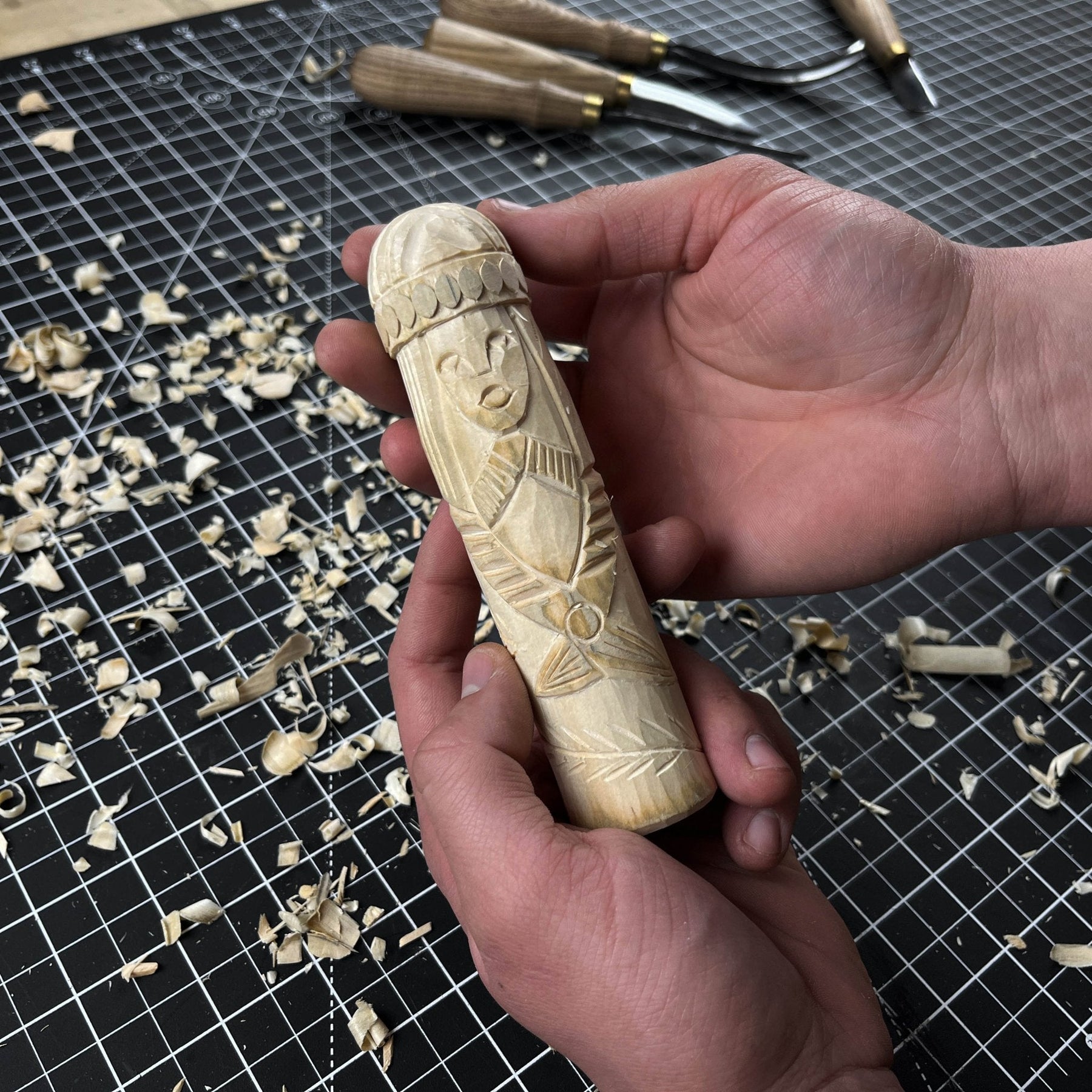 Hand-Carved Freyja Statue – 14 cm (5.7 inch) Wooden Norse Goddess Altar Figurine
