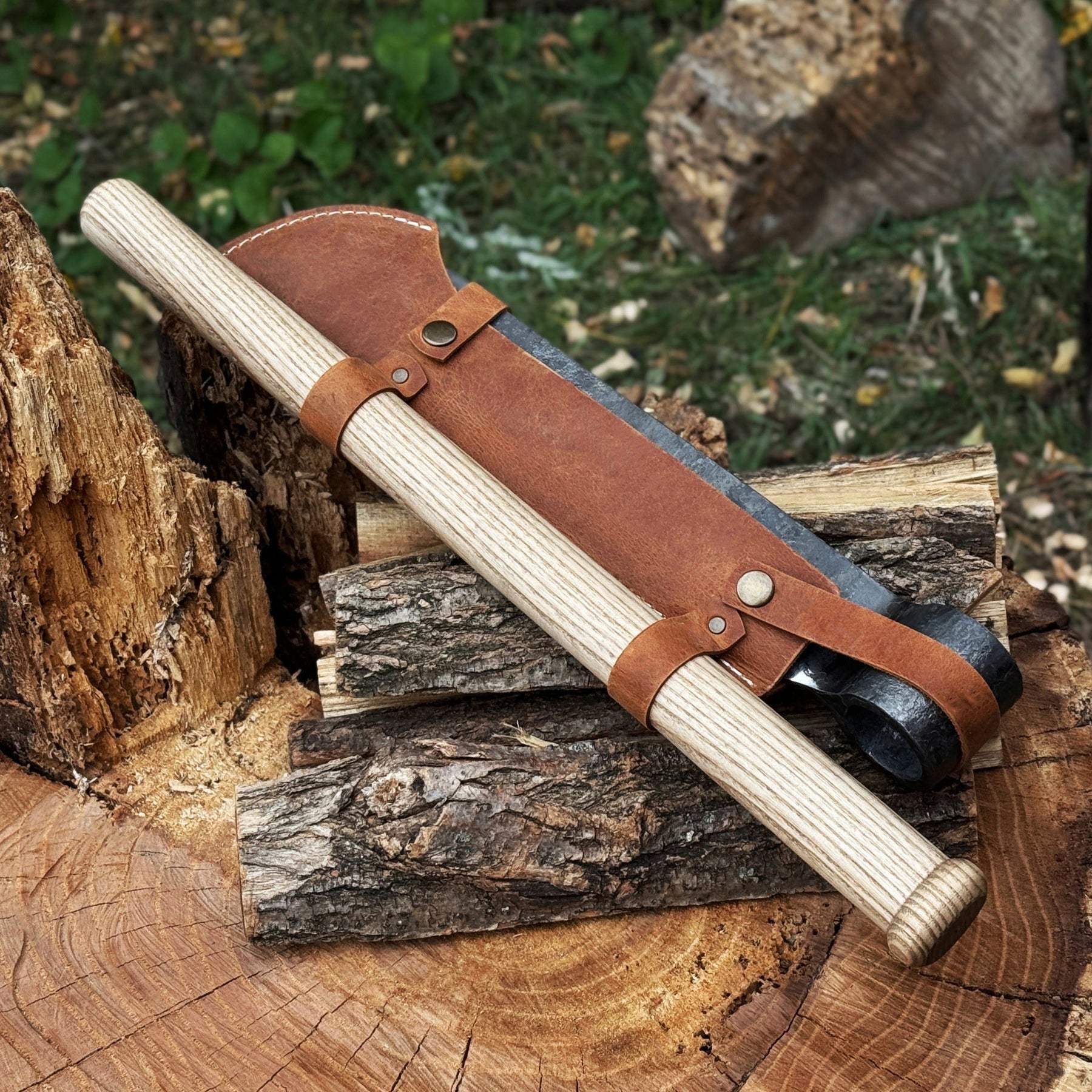 Hand-Forged Splitting Froe – Leather Sheath with Handle Holder