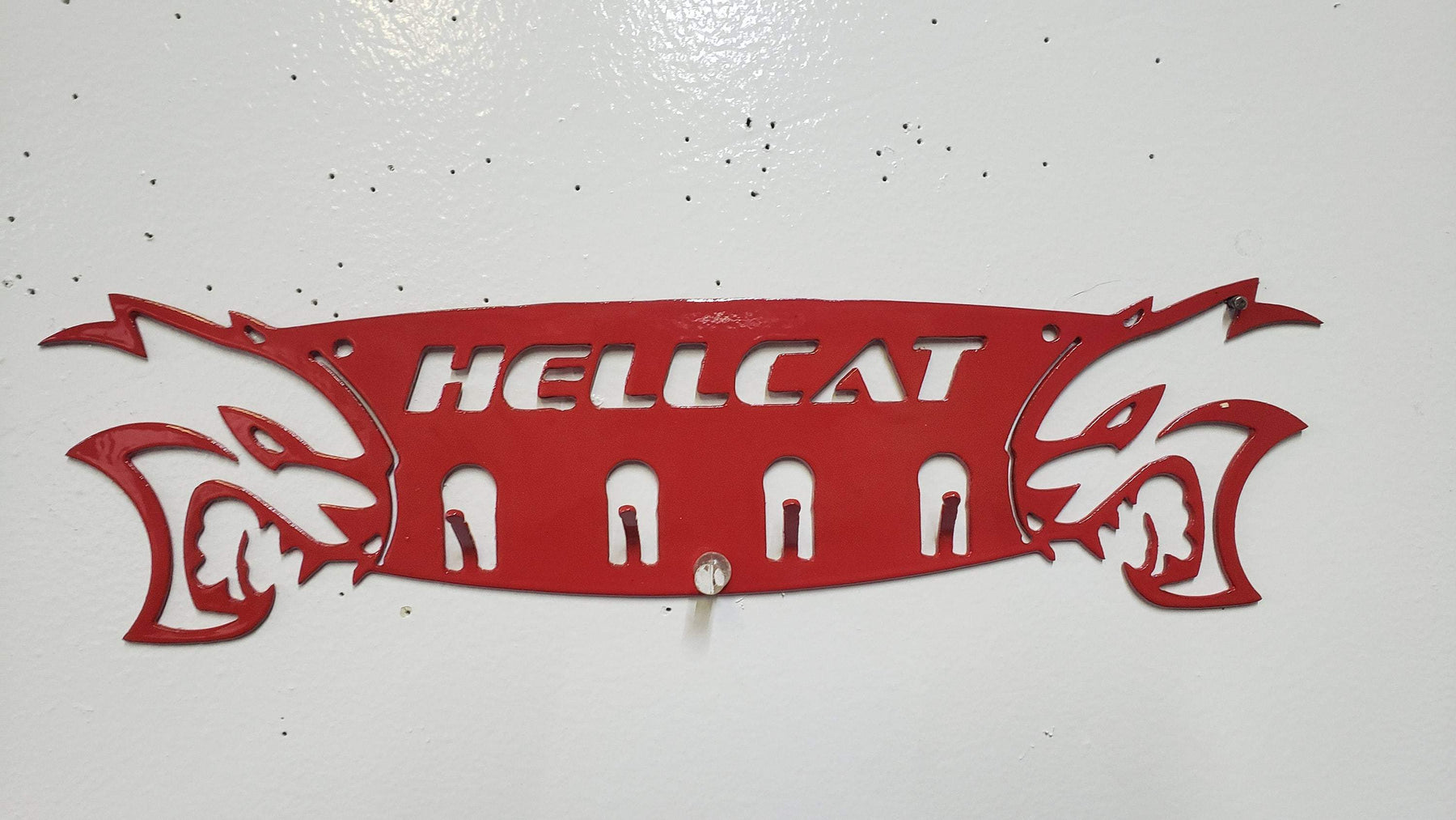 Dodge Hellcat Keychain Rack – Steel Wall Mounted Muscle Car Organizer