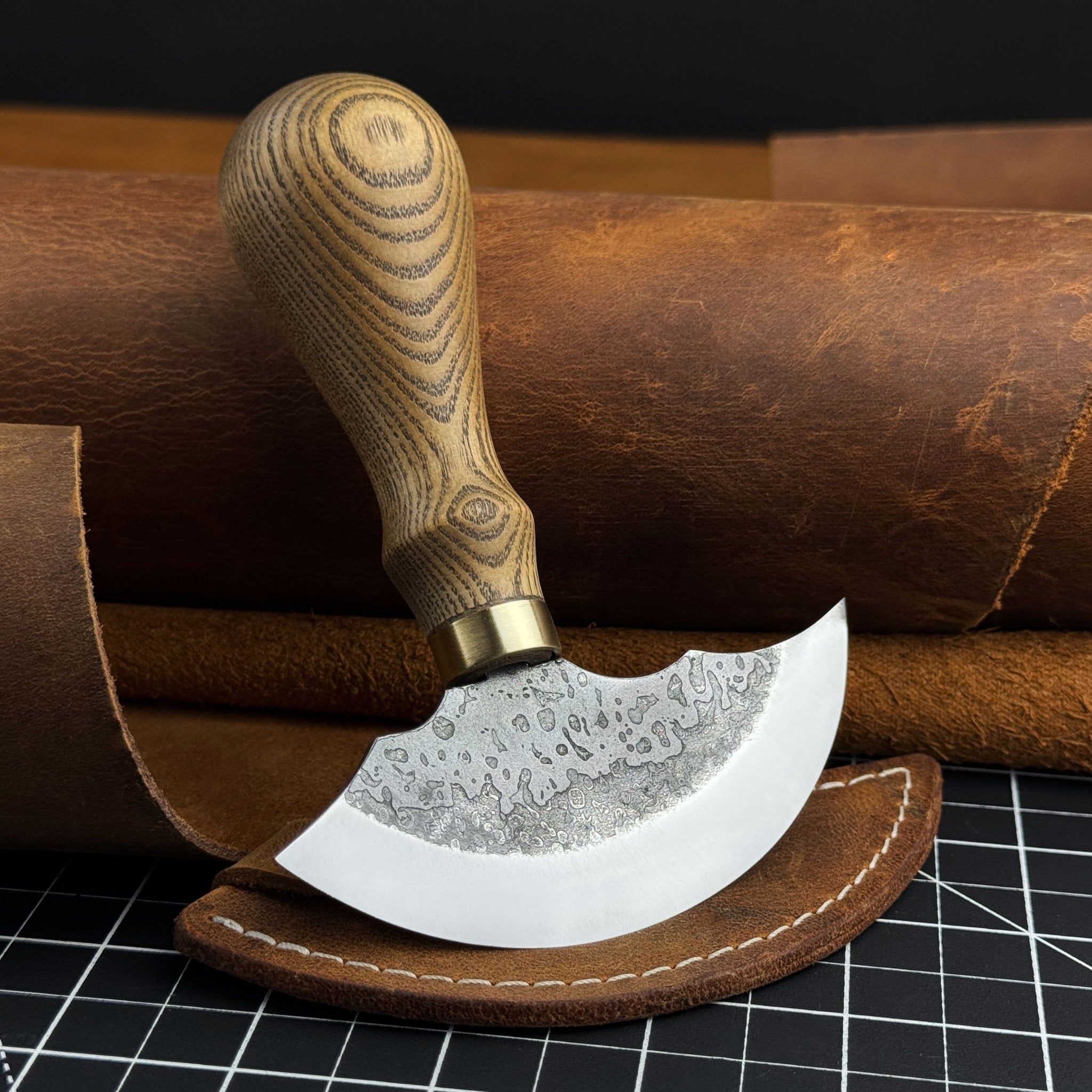 Leather Round Knife, 10 cm (3.9 inches)