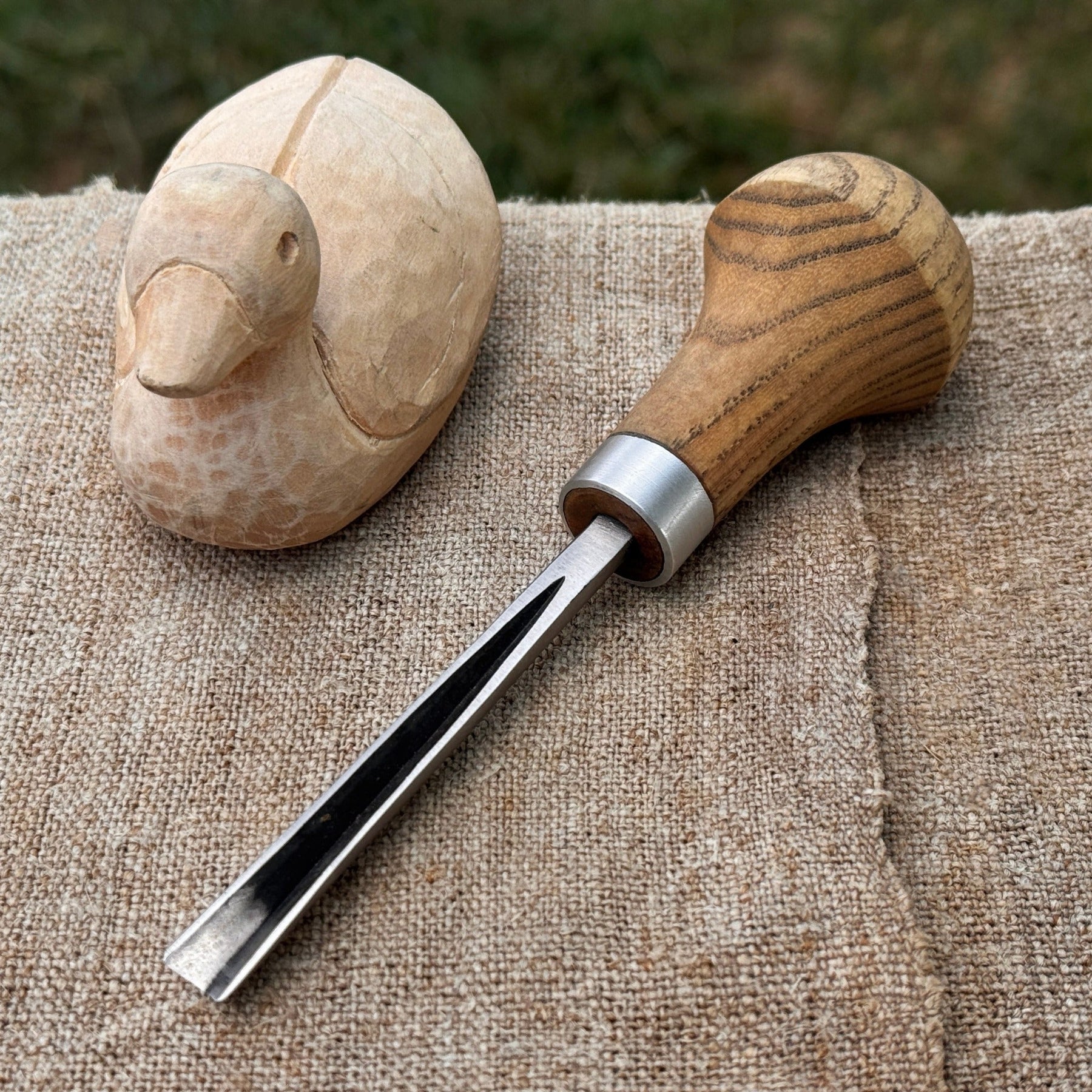 V-Parting Chisel 60 Degree with Palm Handle, 6 mm (0.24 inches)